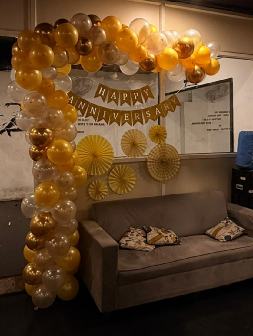 Premium lounge and relaxation area at Kratos Fitness